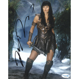 LUCY LAWLESS SIGNED XENA 10X8 PHOTO (6) ALSO ACOA