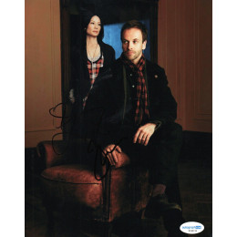 LUCY LIU AND JONNY LEE MILLER SIGNED ELEMENTARY 10X8 PHOTO (1) ALSO ACOA