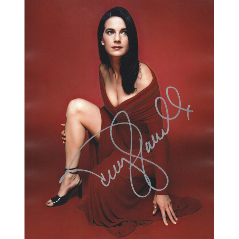 TERRY FARRELL SIGNED SEXY 10X8 PHOTO (1) 