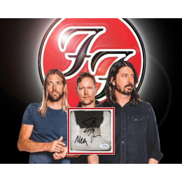 FOO FIGHTERS SIGNED PHOTO MOUNT ALSO ACOA (1)