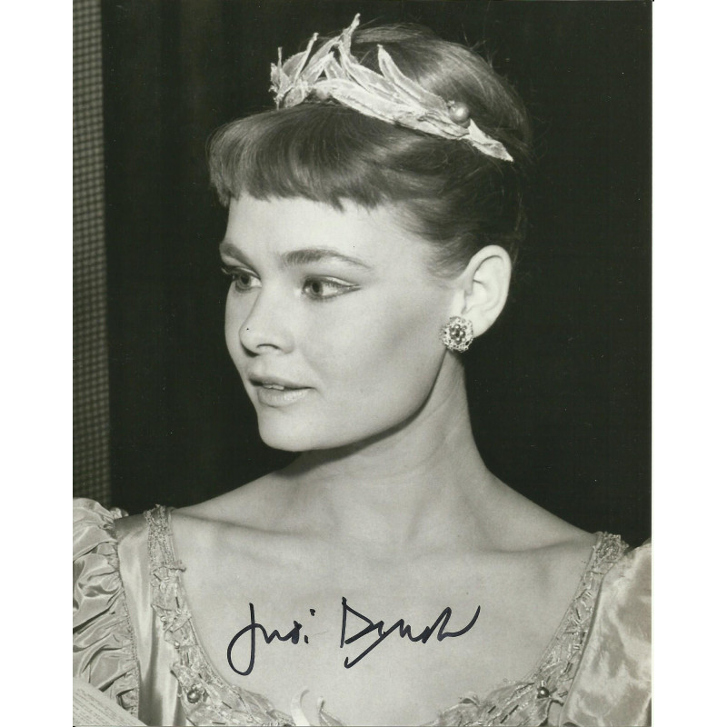 JUDI DENCH SIGNED YOUNG 10X8 PHOTO 