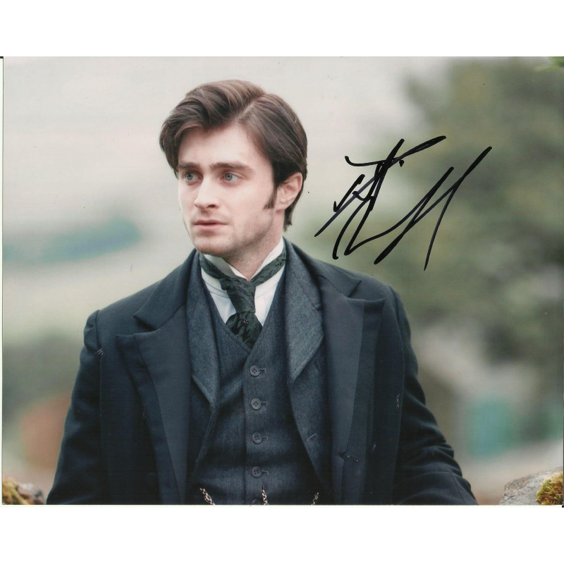 DANIEL RADCLIFFE SIGNED THE WOMAN IN BLACK 8X10 PHOTO (1) 