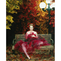 JULIANNE MOORE SIGNED SEXY 10X8 PHOTO (1)