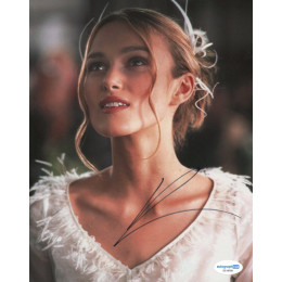 KEIRA KNIGHTLEY SIGNED LOVE ACTUALLY 10X8 PHOTO (1) ALSO ACOA CERTIFIED