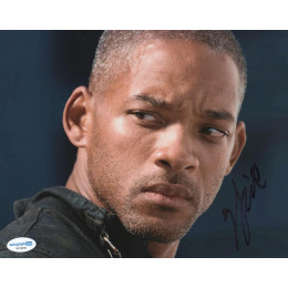 WILL SMITH SIGNED I AM LEGEND 8X10 PHOTO  ALSO ACOA CERTIFIED