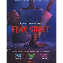 FRED HECHINGER SIGNED FEAR STREET 10X8 PHOTO (2) 