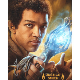 JUSTICE SMITH SIGNED DUNGEONS AND DRAGONS 10X8 PHOTO (1) 