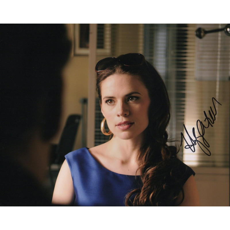 HAYLEY ATWELL SIGNED SEXY 10X8 PHOTO (8)