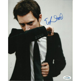 ELIJAH WOOD SIGNED COOL 8X10 PHOTO (7) ALSO ACOA CERTIFIED