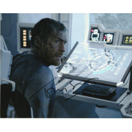 TOBY STEPHENS SIGNED LOST IN SPACE 8X10 PHOTO (1)