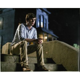 FREDDIE HIGHMORE SIGNED THE GOOD DOCTOR 8X10 PHOTO (2)