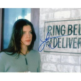 LIV TYLER SIGNED EMPIRE RECORDS 10X8 PHOTO 
