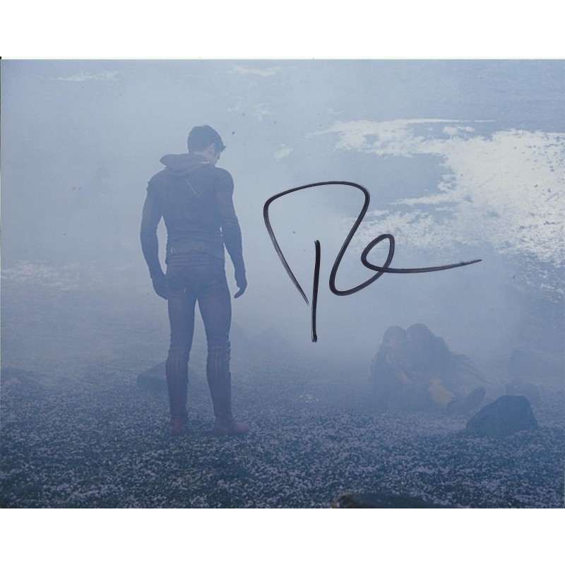 ROBBIE AMELL SIGNED THE FLASH 8X10 PHOTO 