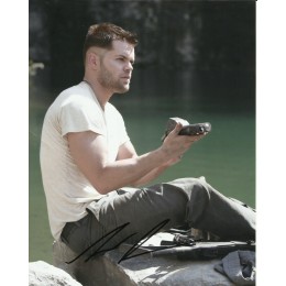 WES CHATHAM  SIGNED COOL 8X10 PHOTO (2)