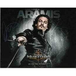 LUKE EVANS SIGNED THE MUSKETEERS 8X10 PHOTO 