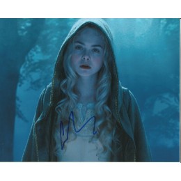 ELLE FANNING  SIGNED MALEFICENT 10X8 PHOTO (1)