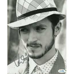 ELIJAH WOOD SIGNED COOL 8X10 PHOTO (4) ALSO ACOA CERTIFIED