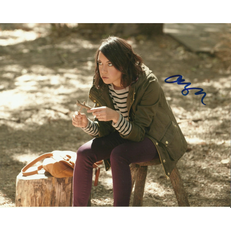 AUBREY PLAZA SIGNED PARKS AND RECREATION 10X8 PHOTO (3)