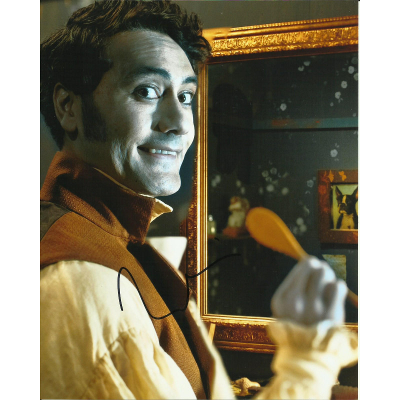 TAIKA WAITITI SIGNED WHAT WE DO IN THE SHADOWS 8X10 PHOTO (1)