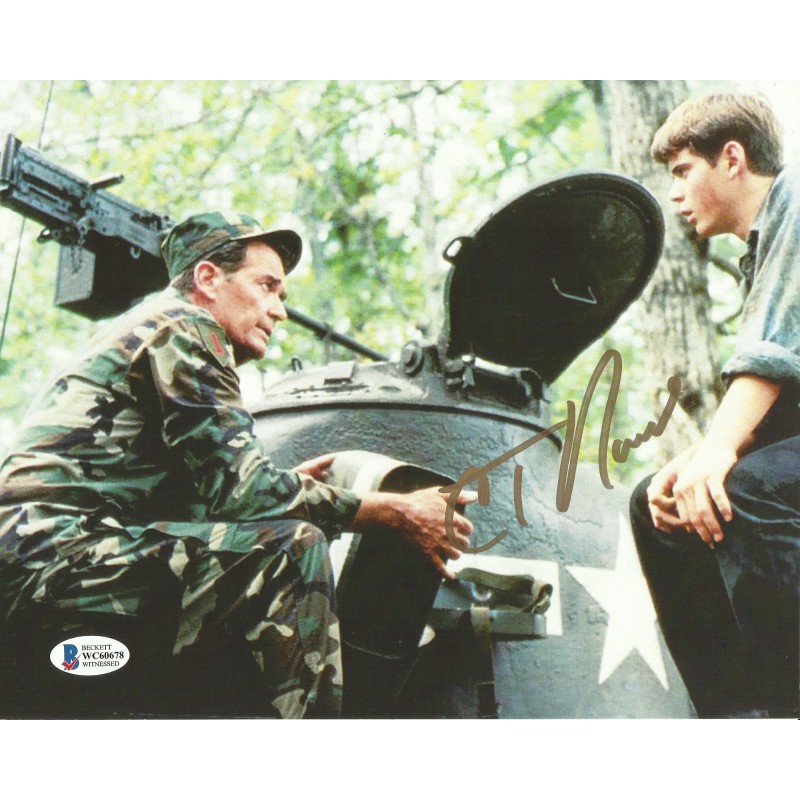 C THOMAS HOWELL SIGNED RED DAWN 8X10 PHOTO (2)