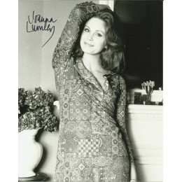 JOANNA LUMLEY SIGNED YOUNG SEXY 10X8 PHOTO (1)